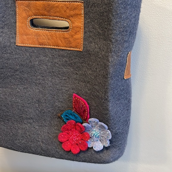 Felted wool bag tote with felted adornments - Picture 5 of 9